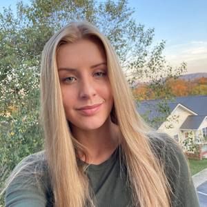 Meet your Posher, Adriane